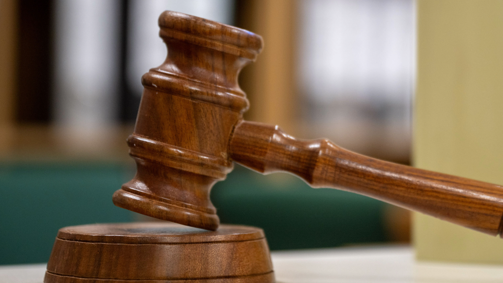 Judge sets bail at $200,000 for sex offender accused of posing as teen at Maple Grove school — WCCO / CBS Minnesota, Golden Valley Schools news