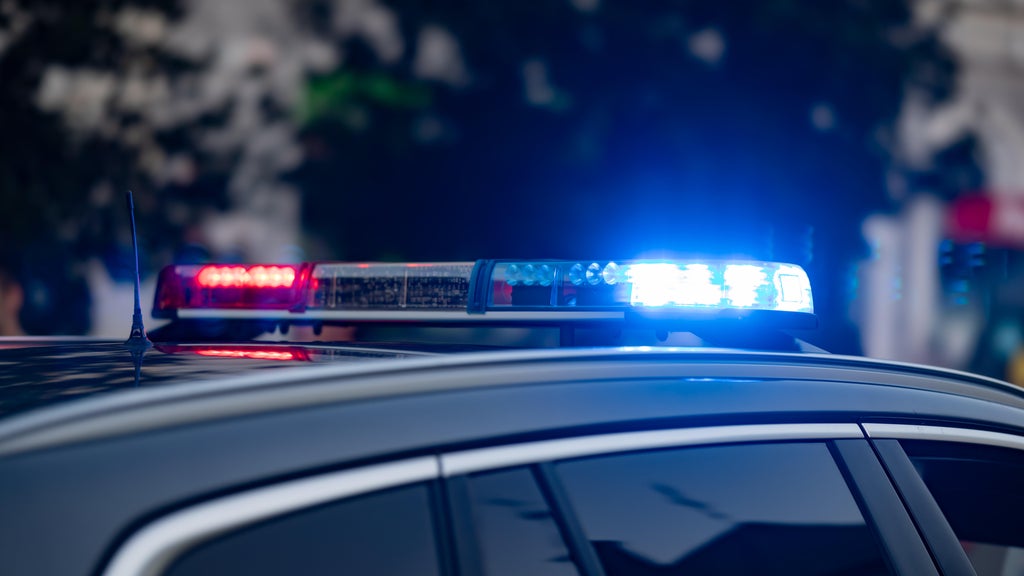 Shelter-in-place issued in Burnsville after shooting injures 1 — WCCO / CBS Minnesota, Golden Valley Community news