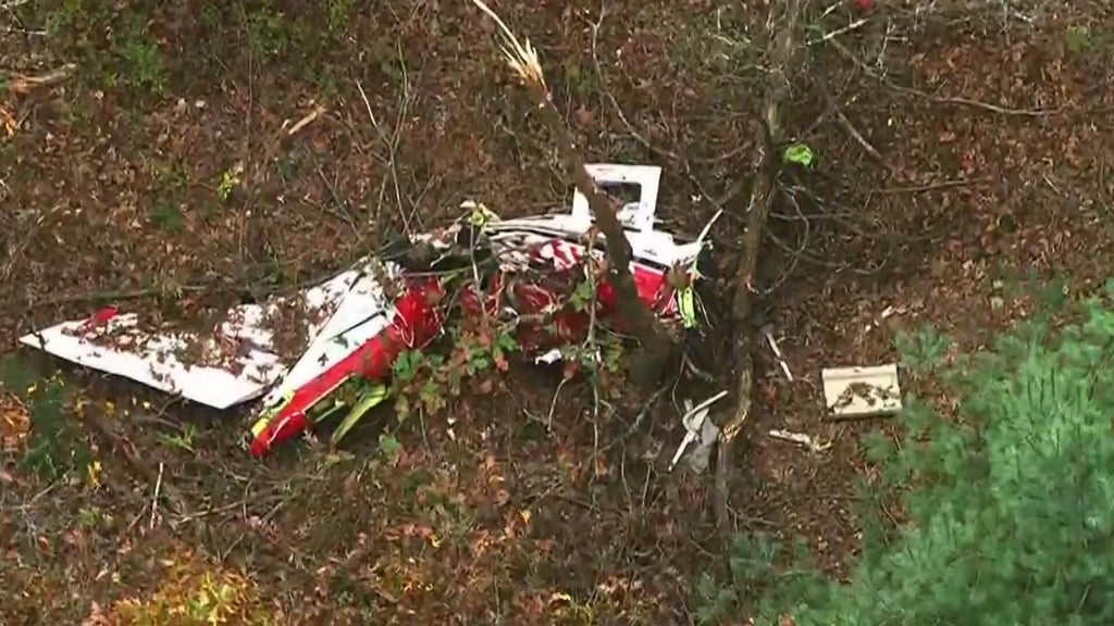Community mourns pilot among 6 dead in Wisconsin plane crash — WCCO / CBS Minnesota, Golden Valley Dining news