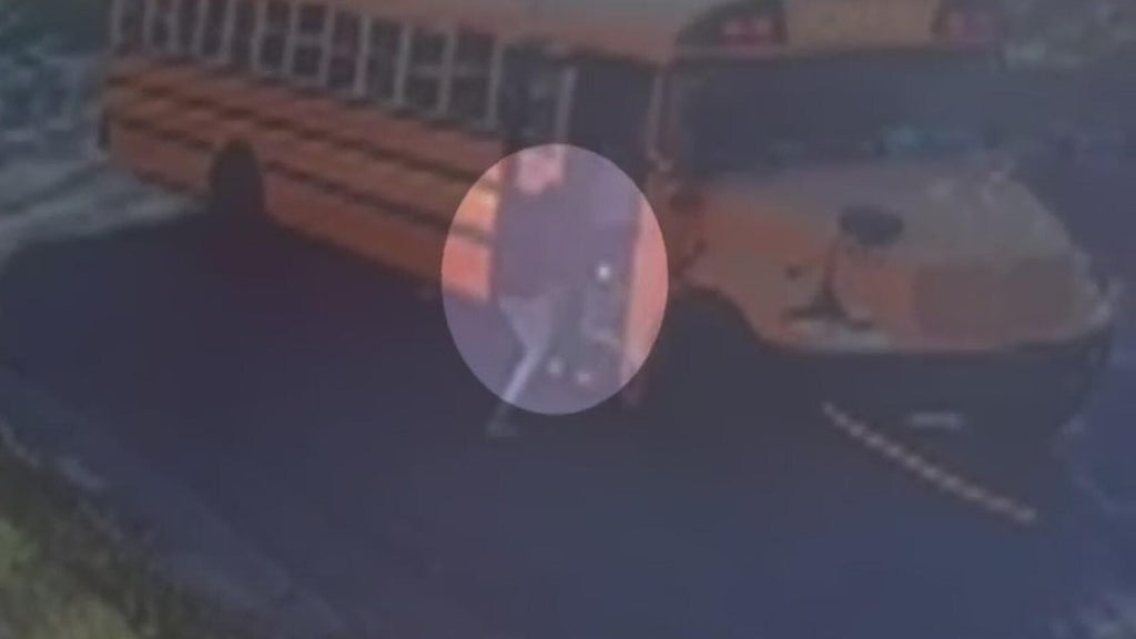 Video shows quick-thinking bystander stop runaway St. Paul school bus — WCCO / CBS Minnesota, Golden Valley Health news