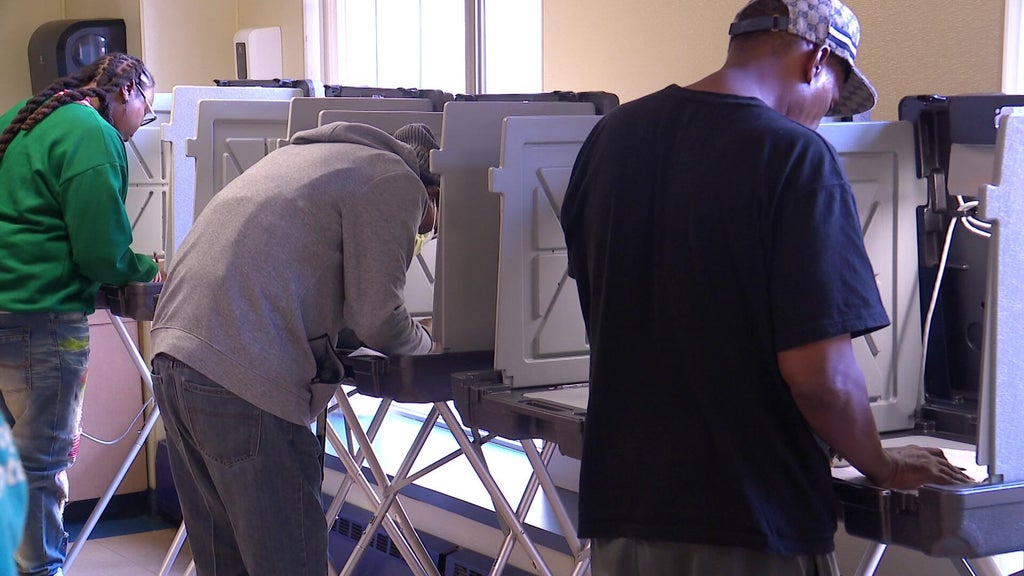 Catholic Charities helps Minnesota's unhoused vote ahead of midterms — WCCO / CBS Minnesota, Golden Valley Sports news