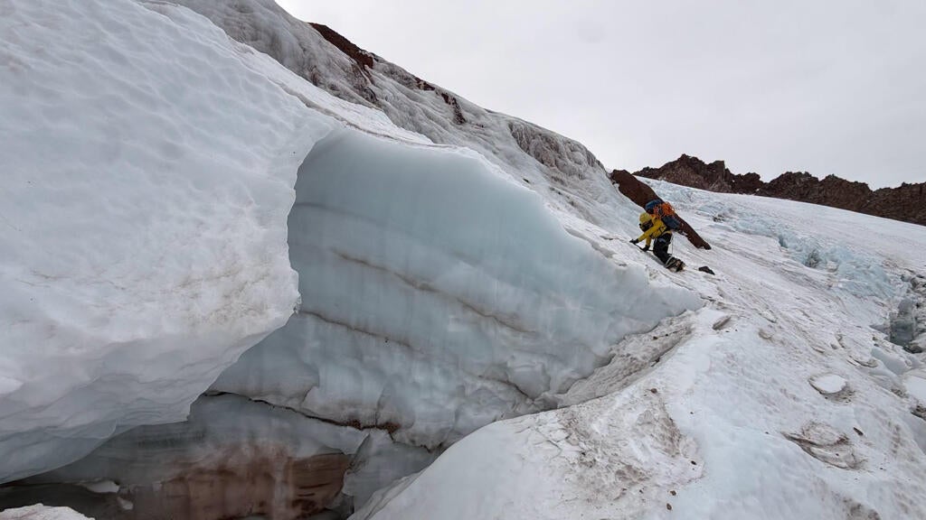 Florida man injured climbing California's Mount Shasta rescued after 2 nights in freezing temps — CBS Bay Area (KPIX), Golden Valley Health news