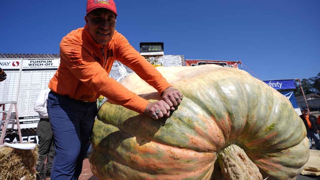 Anoka County pumpkin grower wins California title for 5th time in 7 years — WCCO / CBS Minnesota, Golden Valley Arts news