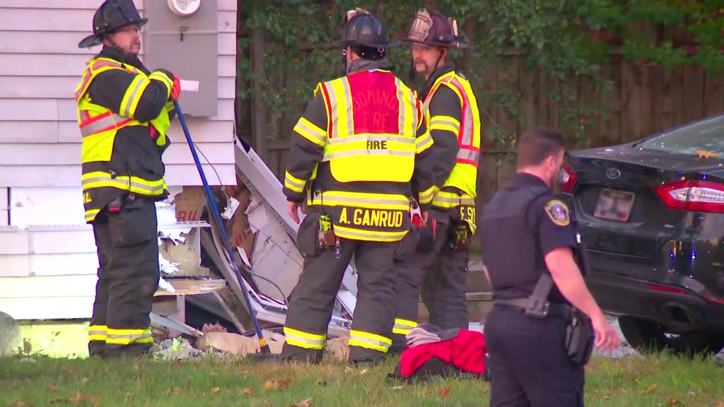 Man blew through Bloomington stop sign, hit car, which then struck home, police say — WCCO / CBS Minnesota, Golden Valley Community news