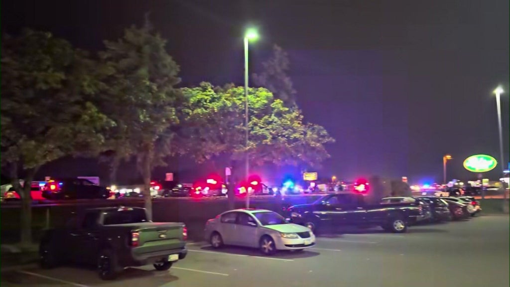 Police respond to Osseo High School after several fights break out at end of football game — WCCO / CBS Minnesota, Golden Valley Schools news