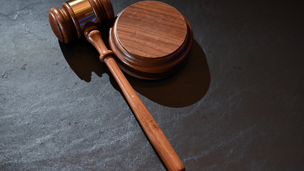 Man tried to pull woman out of her St. Paul apartment window, charges say — WCCO / CBS Minnesota, Golden Valley Health news