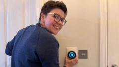 Before you crank up the thermostat, try these tips to keep your house warmer for longer — BBC Business, Golden Valley Business news