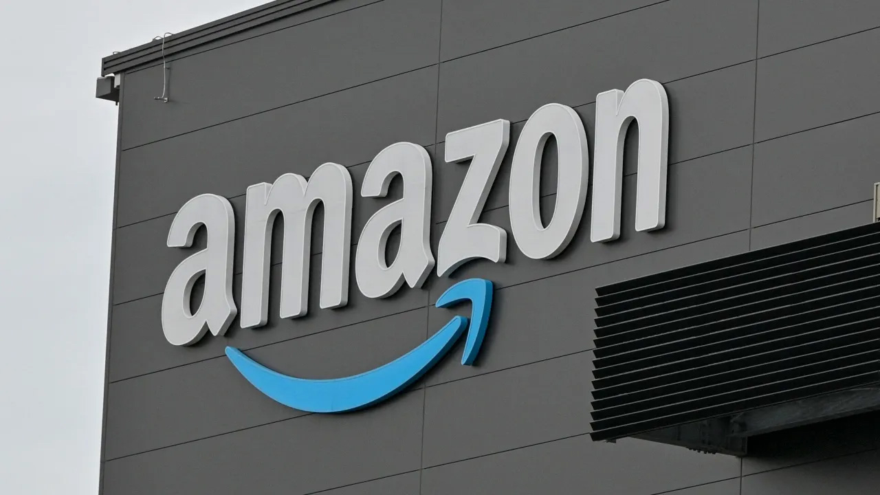 Amazon to hire more than 300,000 US workers for holiday shopping rush — FOX 9, Golden Valley Business news